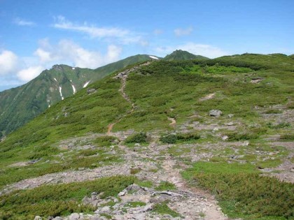 比麻良山への道