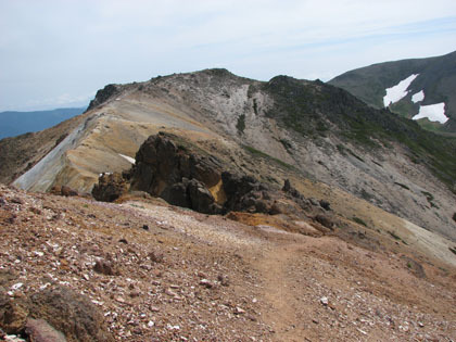 安足間岳から比布岳への稜線