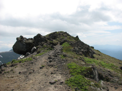 安足間岳の頂き