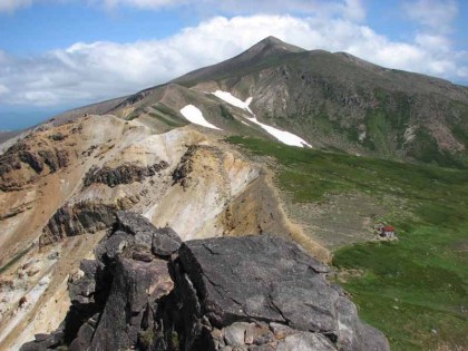 上ホロカメットク山から見た十勝岳