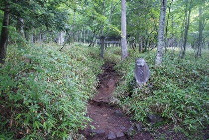 一合目、ここまでは階段で登ります