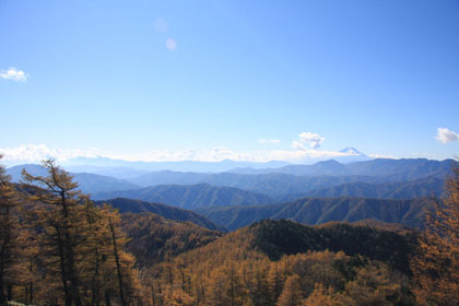 小雲取山から観た景観、富士が見えます