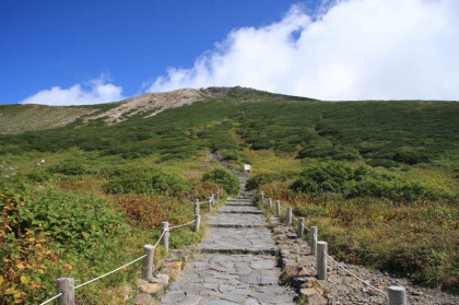 白山山頂を目指します。