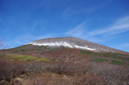 岩手山の頂き。八合目付近から見たところ。