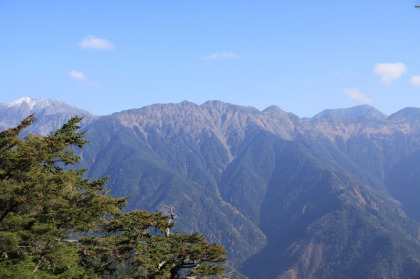 南アルプスの山が間近に見えます。