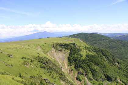 美ヶ原の山頂の断崖。