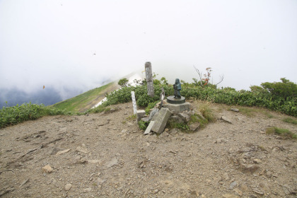 越後駒ヶ岳の山頂。