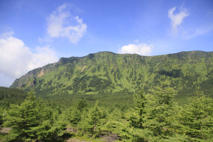 浅間黒斑山のある火口壁。