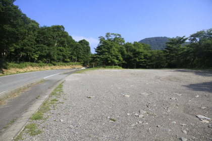 駒ヶ岳の登山口にある大きな駐車場。