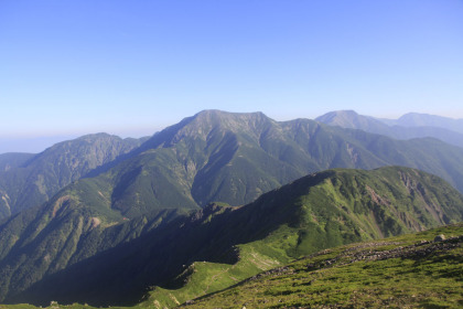 上河内岳の山頂からの景色。