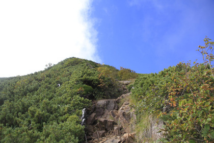 山頂の真下。