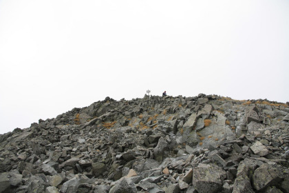 涸沢岳の山頂。