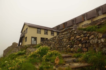 白馬岳の方にある、頂上小屋。