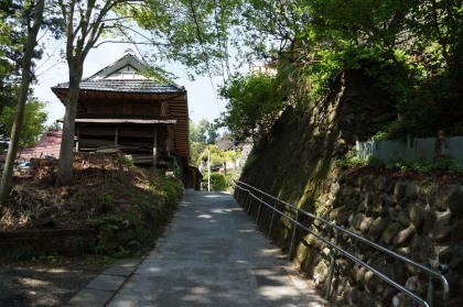 御岳山の宿坊街。