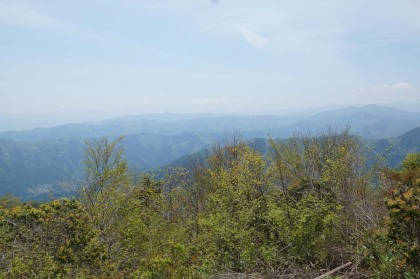 大岳山の西がわの眺望。