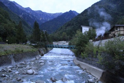 入山は新穂高温泉。