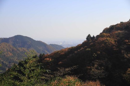 高尾山と周辺の山の紅葉。