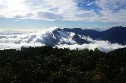 餓鬼岳に雲がかかっていました。