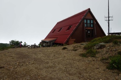 朝日小屋。