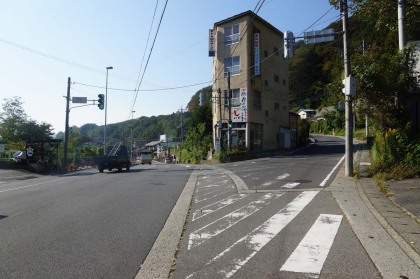 谷川温泉入り口。水上駅からここまでは大きく迂回します。