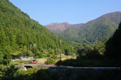 ホワイトバレースキー場の駐車場の入り口。