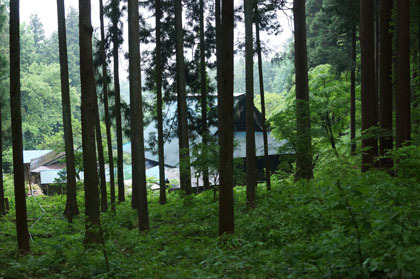 登山道の中にある茶店。