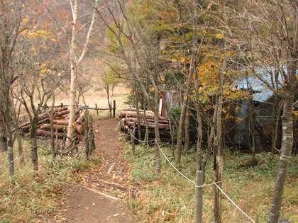 丸川峠と山小屋。