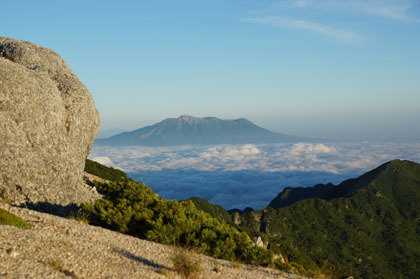 空木岳から見た御嶽山。