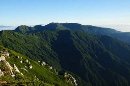 空木岳から見た木曽駒ヶ岳。