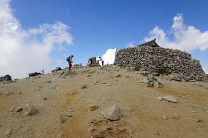 木曽駒ヶ岳の山頂。