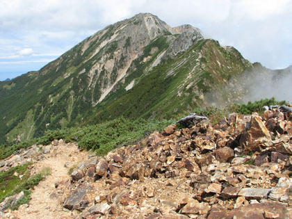 五竜岳の前にいくつかあるピーク。