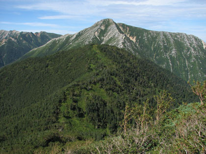 蝶槍から見た常念岳。