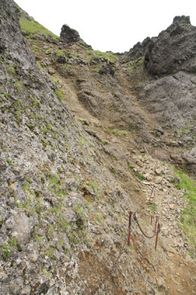 横岳の岩場の登り。