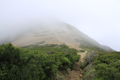 根石岳。