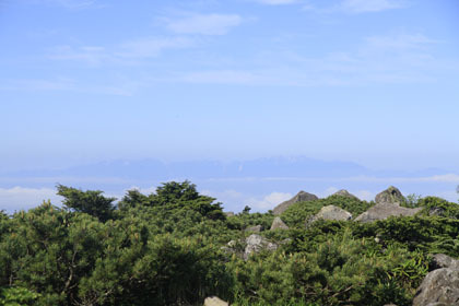 中山から見た穂高連峰と槍ヶ岳。