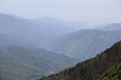 広瀬湖の遠景。