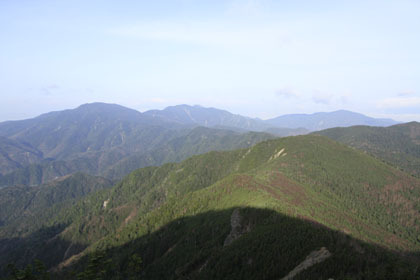 甲武信岳の山頂からの眺望。