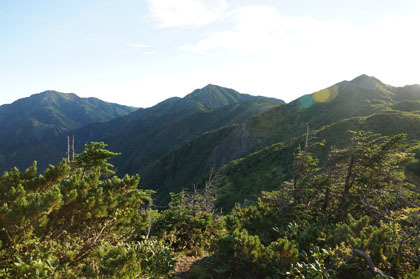 茶臼岳と上河内岳。