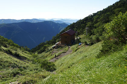 茶臼小屋。