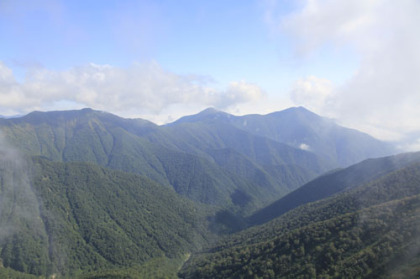 戸蔦別岳から見たトッタベツ沢の谷。