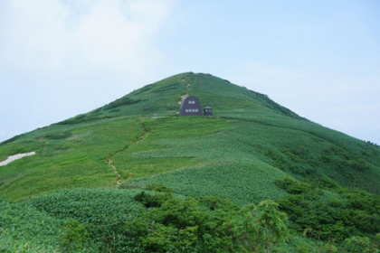 朳差岳と朳差小屋。