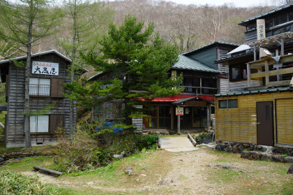 雪の無くなっていた三斗小屋。