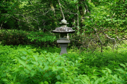 三斗小屋宿跡の灯籠。