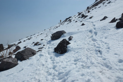 茶臼岳の登り道。