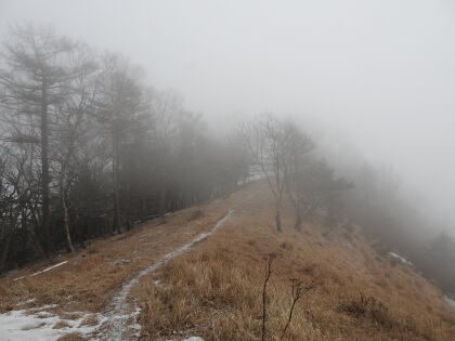 この頃から降雪が始まりました。気温も低下して氷点下8℃に。