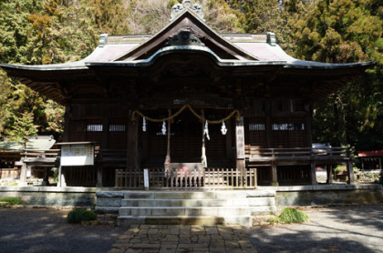 与瀬神社境内