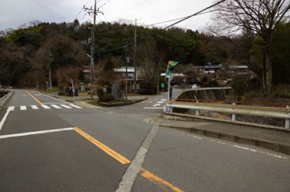 県道との分岐